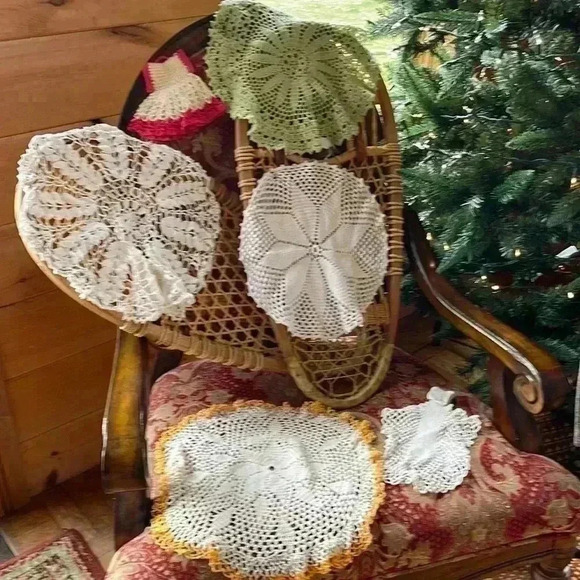 Vintage doilies. Six total. Beautiful! - Picture 1 of 9
